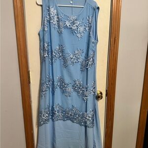 Chic Blue Floral Embroidered Midi Dress